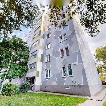 Modern 2 Bedroom Apt - Free Parking Bratislava Exteriér fotografie